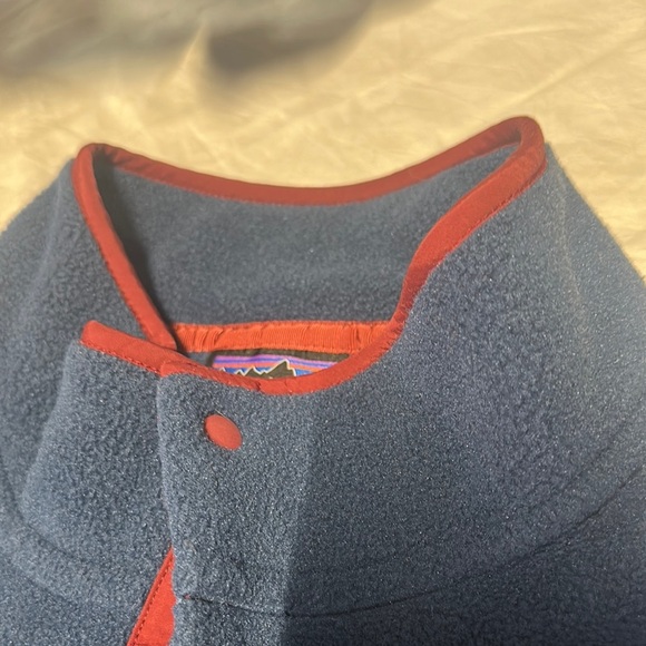 Patagonia Gray and Red Lightweight Shirt Jacket - Picture 7 of 13
